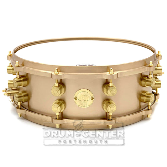 DW True Cast Snare Drum 14x5 w/Flight Case (Scuffed Case)